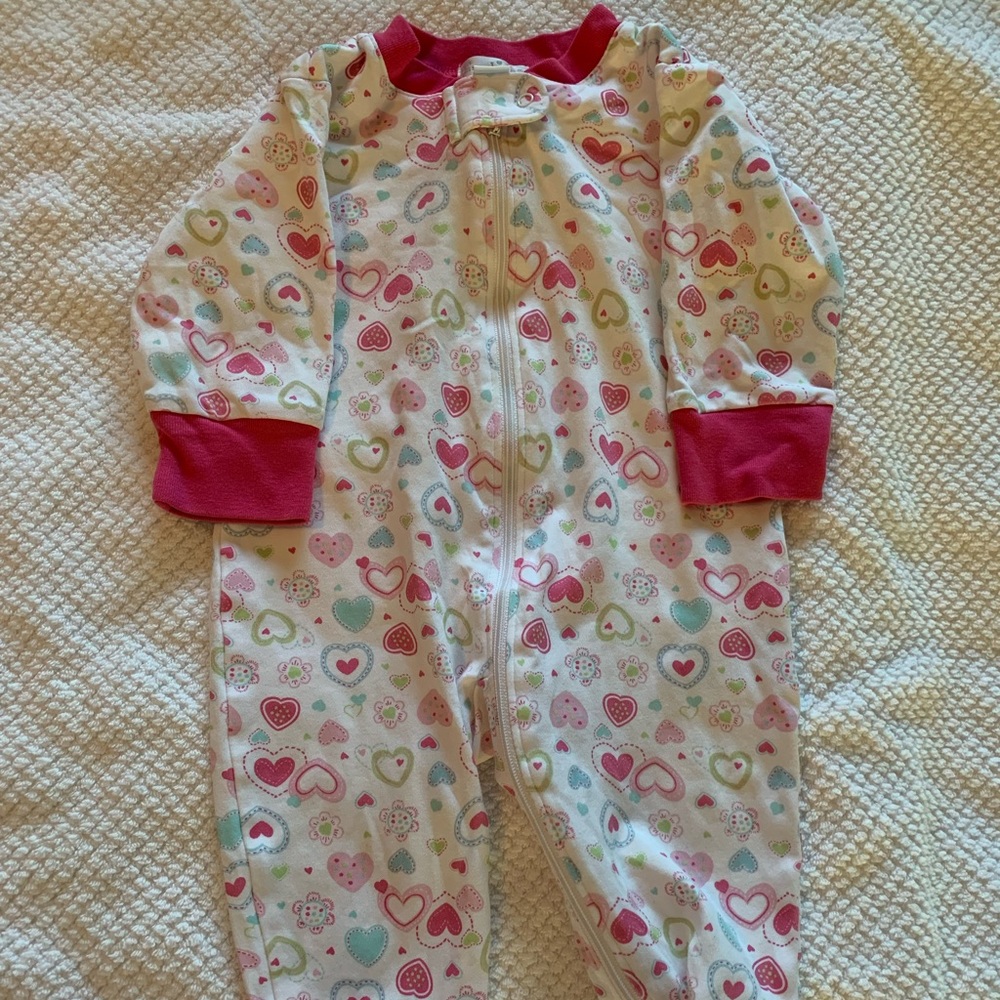 Kissy kissy pinkie onesie